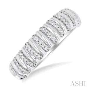 1/6 ctw Ribbed Round Cut Diamond Fashion Ring in 14K White Gold