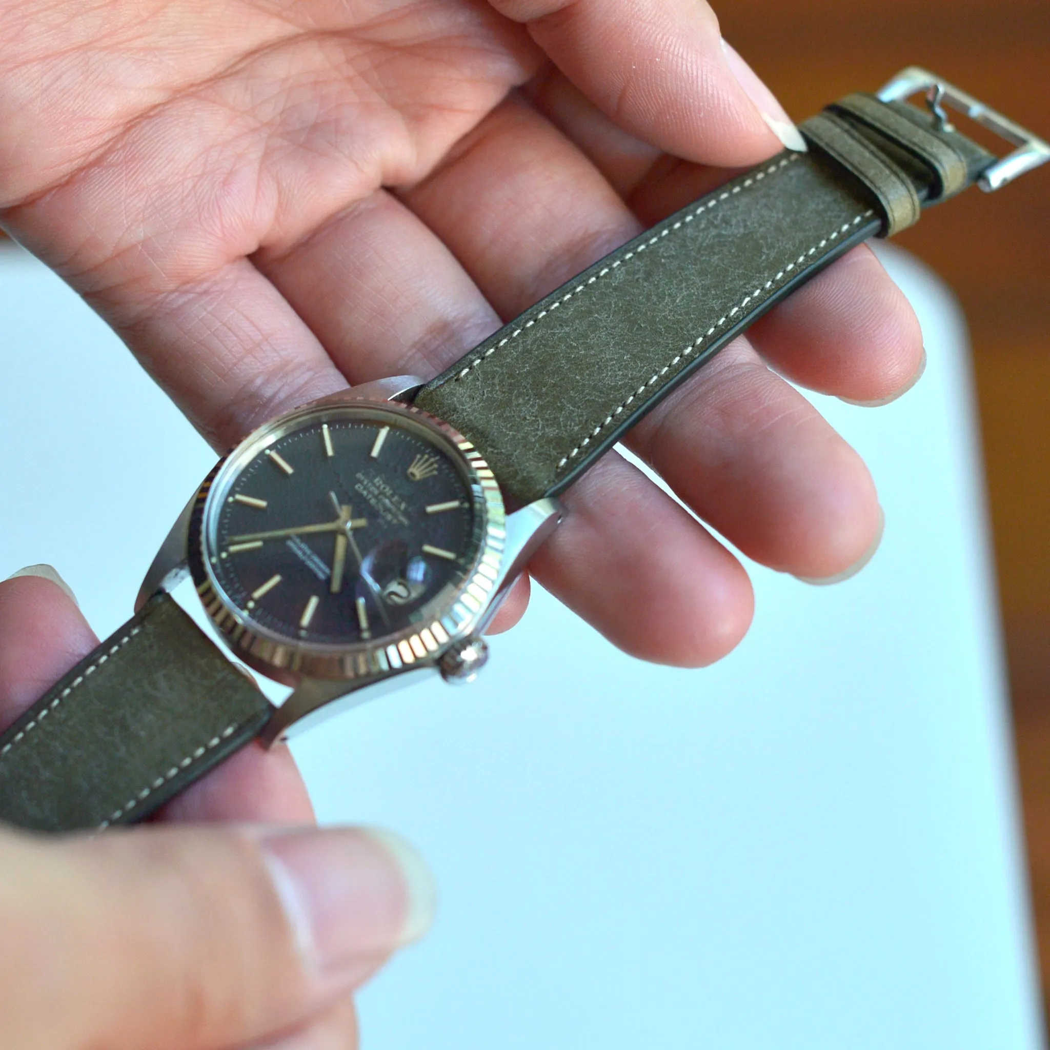ASH GREEN DISTRESSED CALF STANDARD STRAP