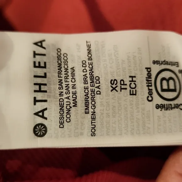 Athleta Embrace Bra Dragonfruit Pink Size XS MSRP $54 NEW