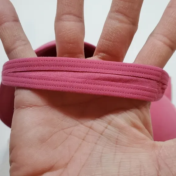 Athleta Embrace Bra Dragonfruit Pink Size XS MSRP $54 NEW