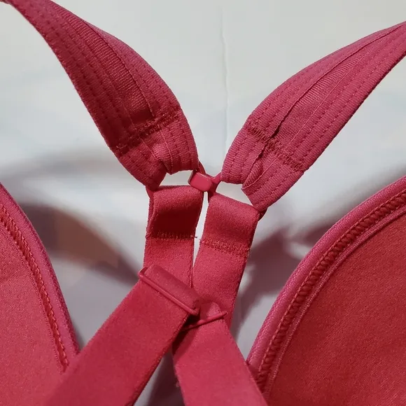 Athleta Embrace Bra Dragonfruit Pink Size XS MSRP $54 NEW