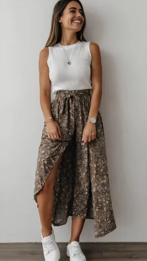 Autumn Bliss: 15 Stylish Casual Outfits for Women