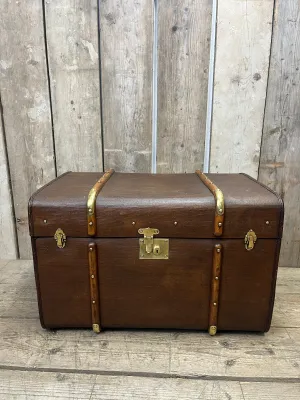 Banded English Trunk