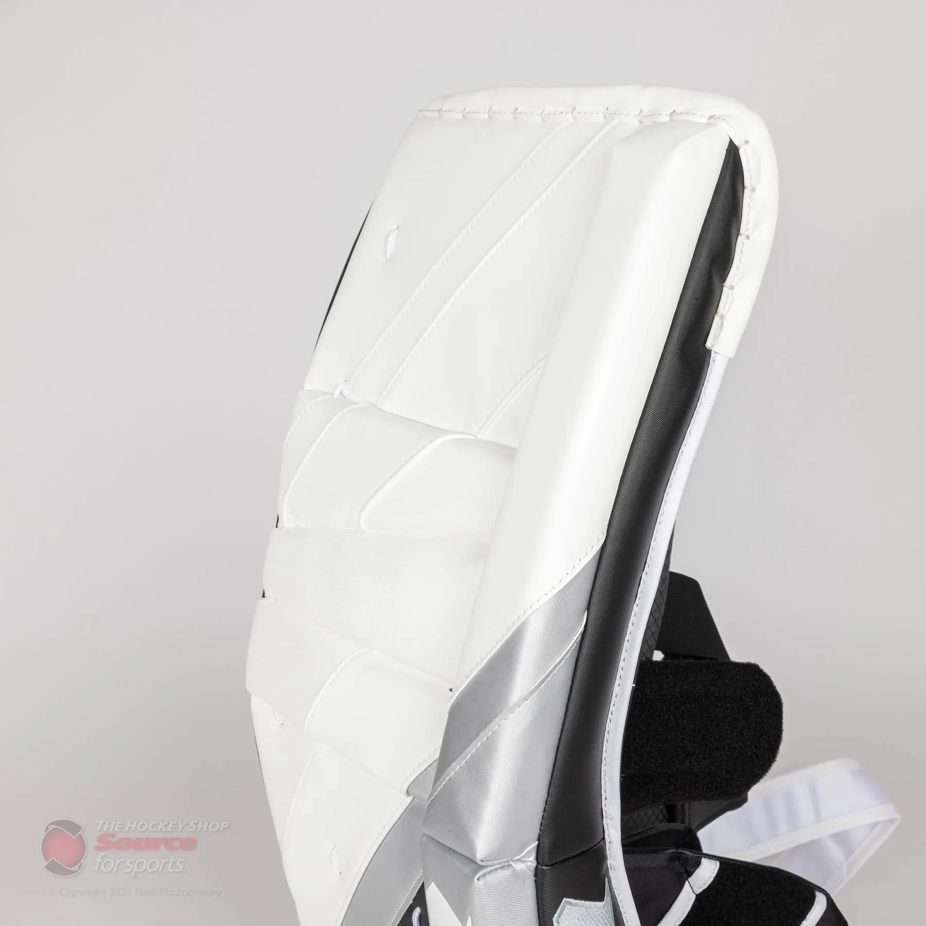 CCM Extreme Flex E5.5 Senior Goalie Leg Pads - Source Exclusive