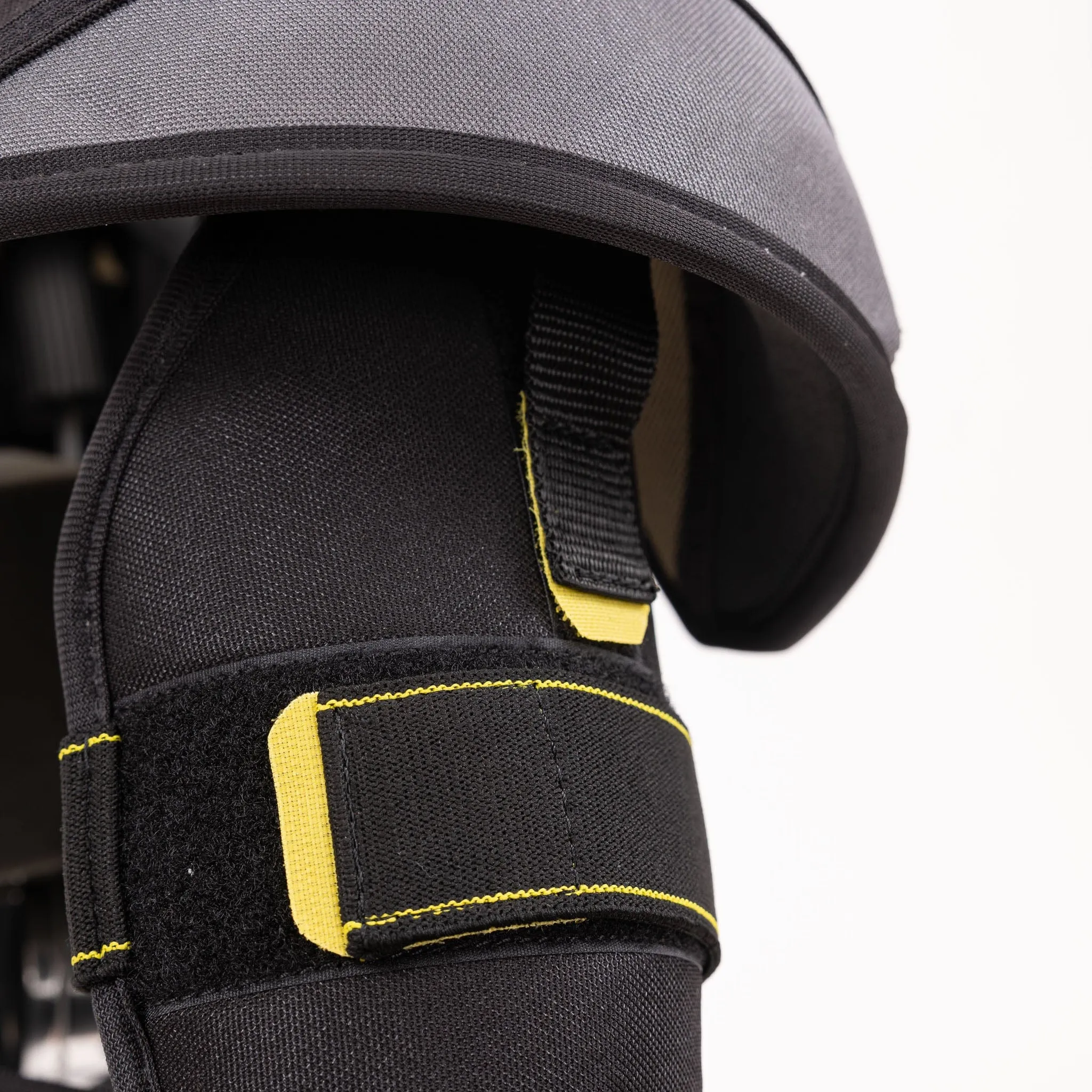 CCM Tacks Vector Plus Senior Hockey Shoulder Pads
