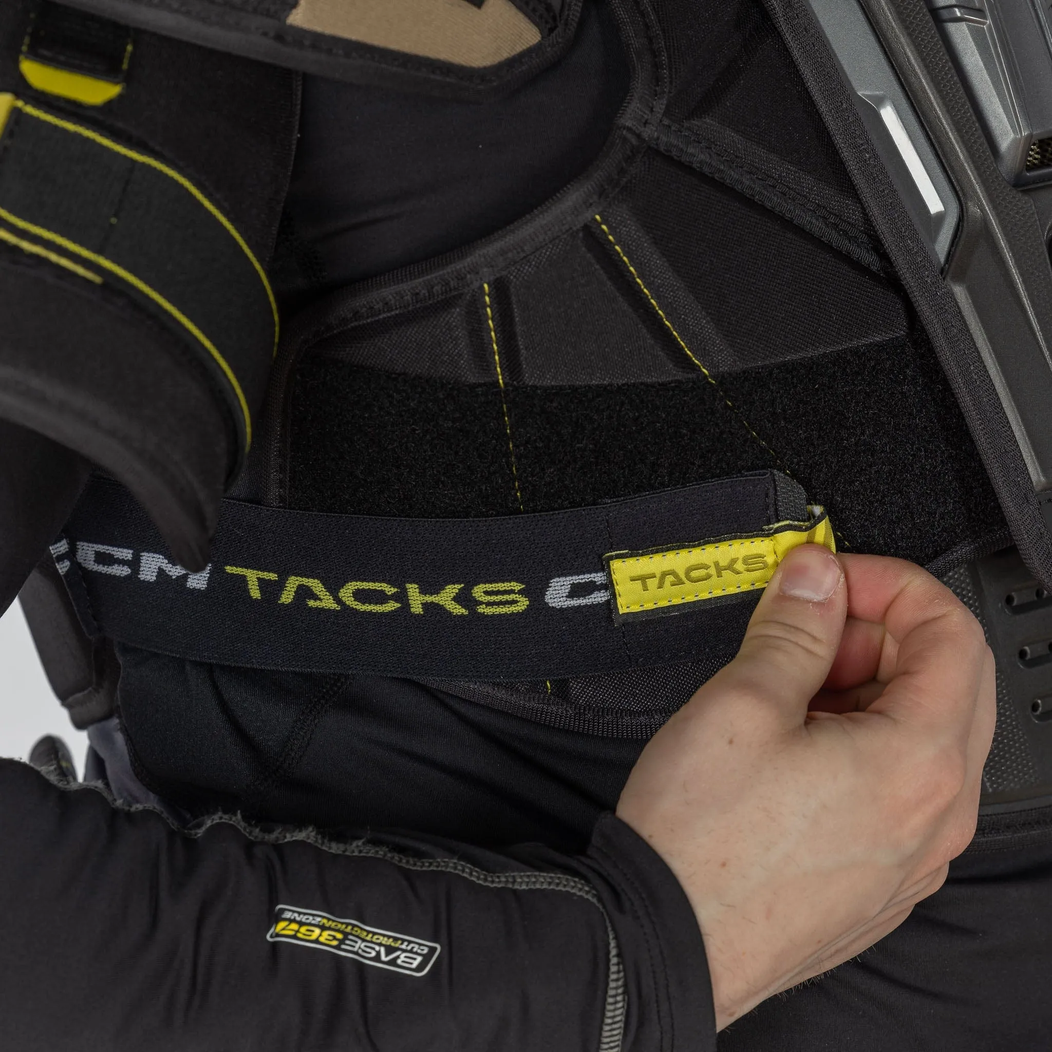 CCM Tacks Vector Premier Junior Hockey Shoulder Pads - 2022
