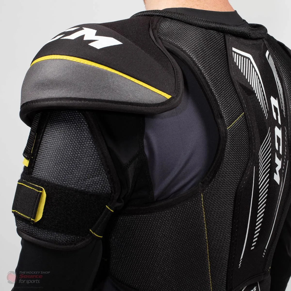 CCM Tacks Vector Senior Hockey Shoulder Pads (2020)