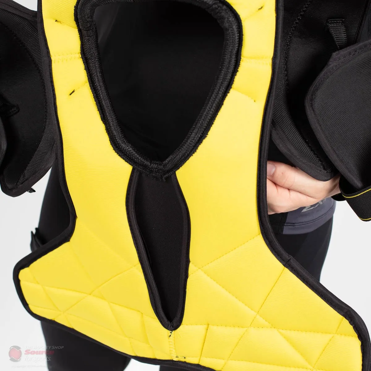 CCM Tacks Vector Senior Hockey Shoulder Pads (2020)