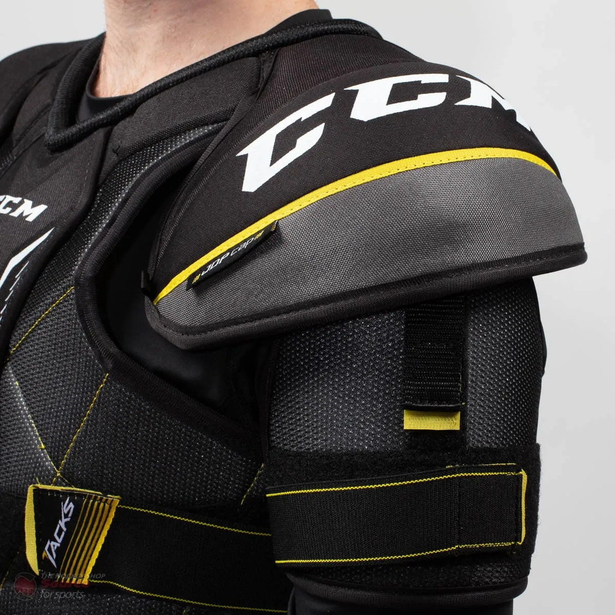 CCM Tacks Vector Senior Hockey Shoulder Pads (2020)