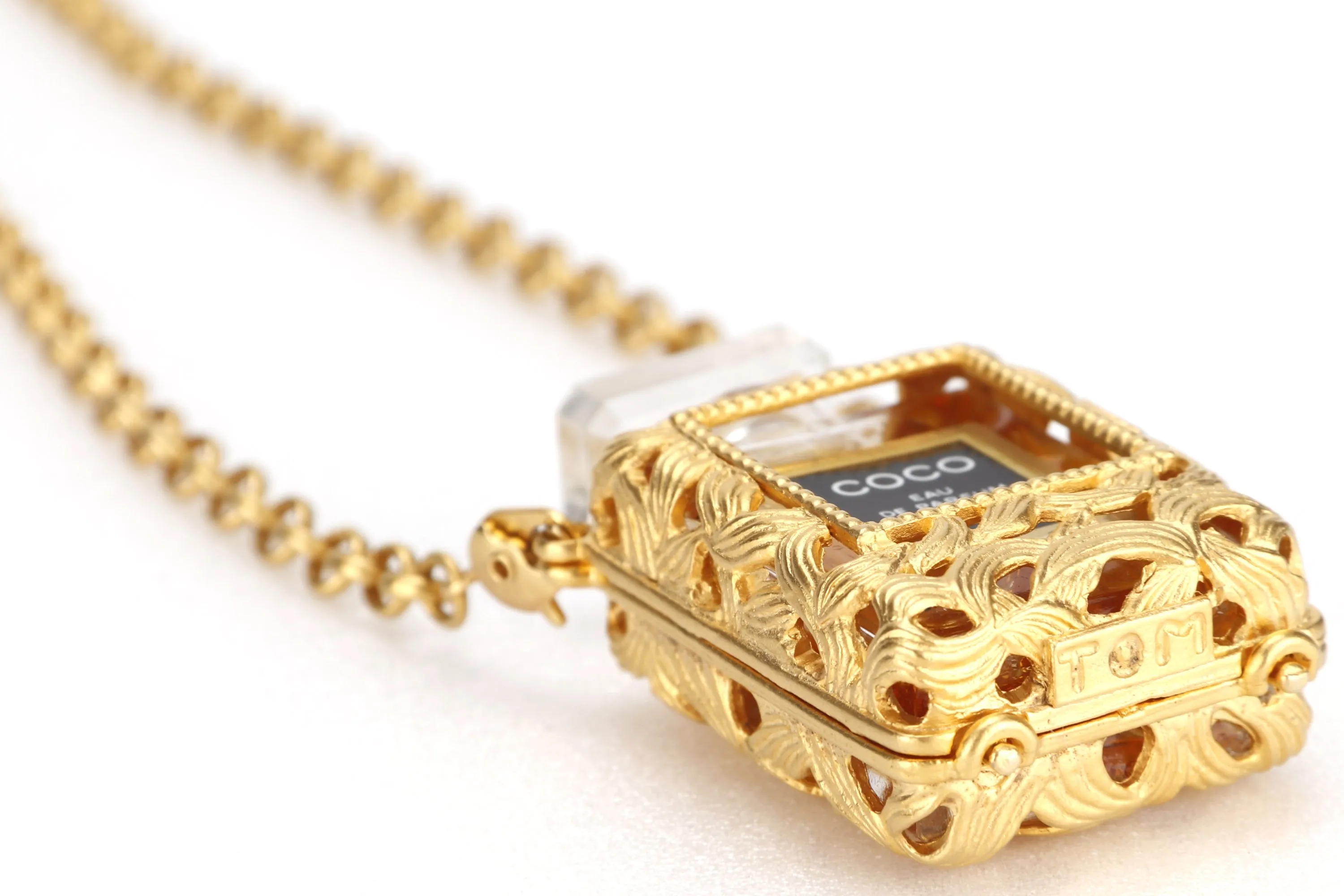 CHANEL VINTAGE PERFUME NO.5 SET BRASS PERFUME NECKLACE, WITH BOX