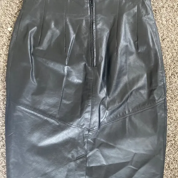 Chia leather skirt