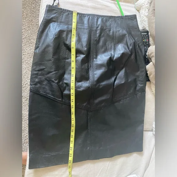 Chia leather skirt