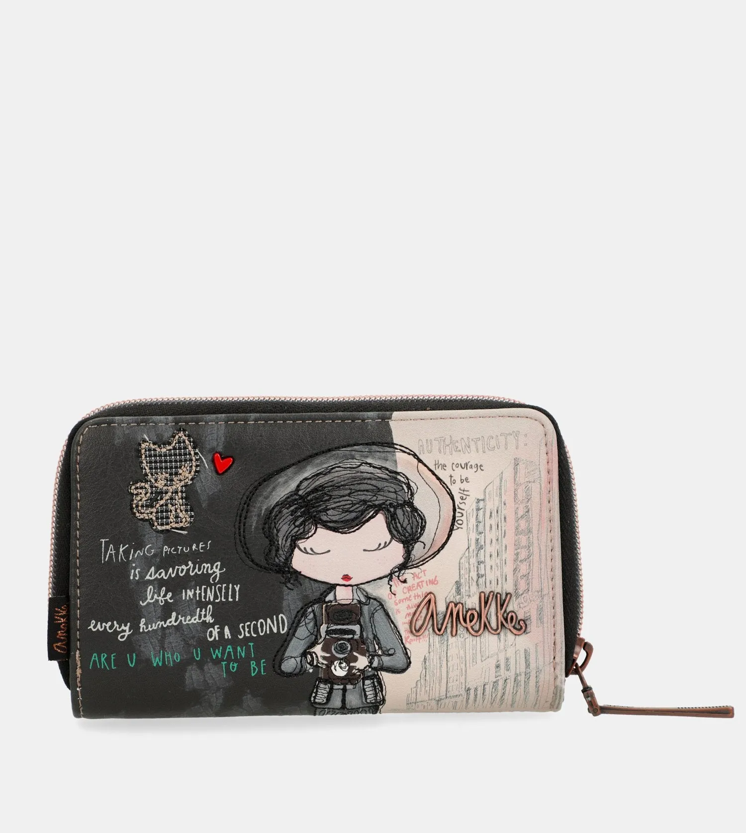 City Moments medium size purse with a zip