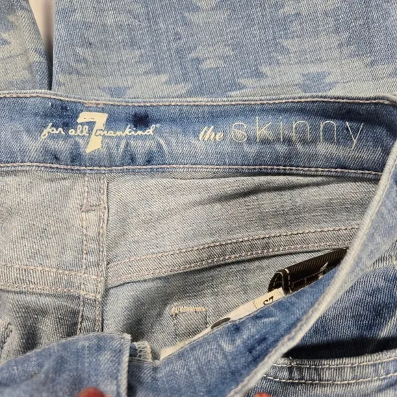 EUC 7 for all Man kind Sz 25 Aztec Pattern