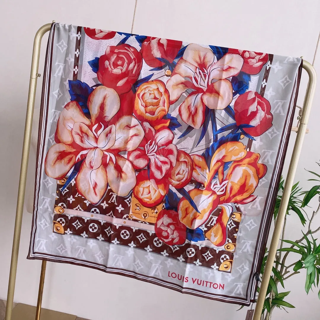 Fashion four-leaf clover and plum blossom printed silk scarf