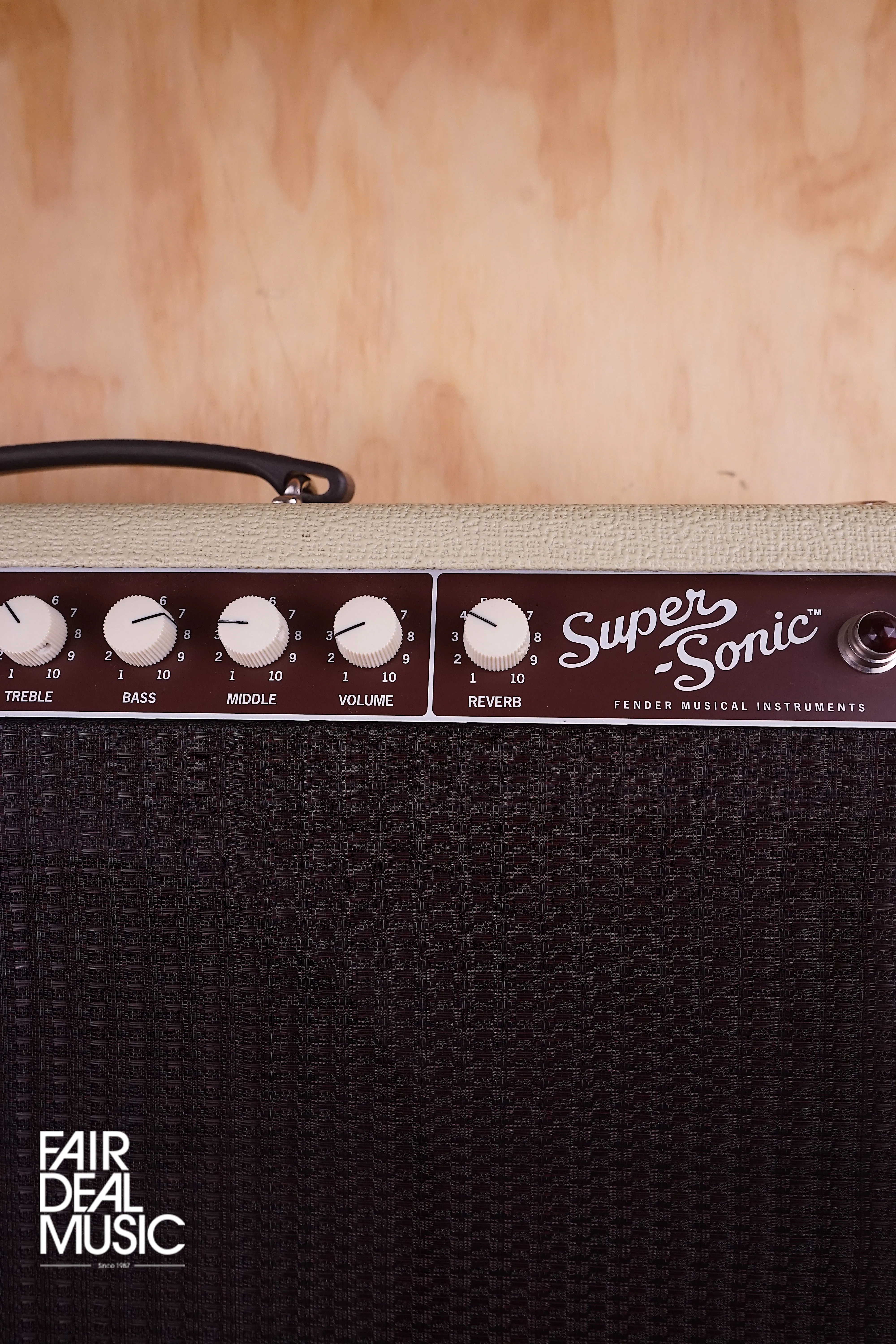 Fender Super-Sonic 22 Guitar Amp Combo in Blonde with footswitch, USED