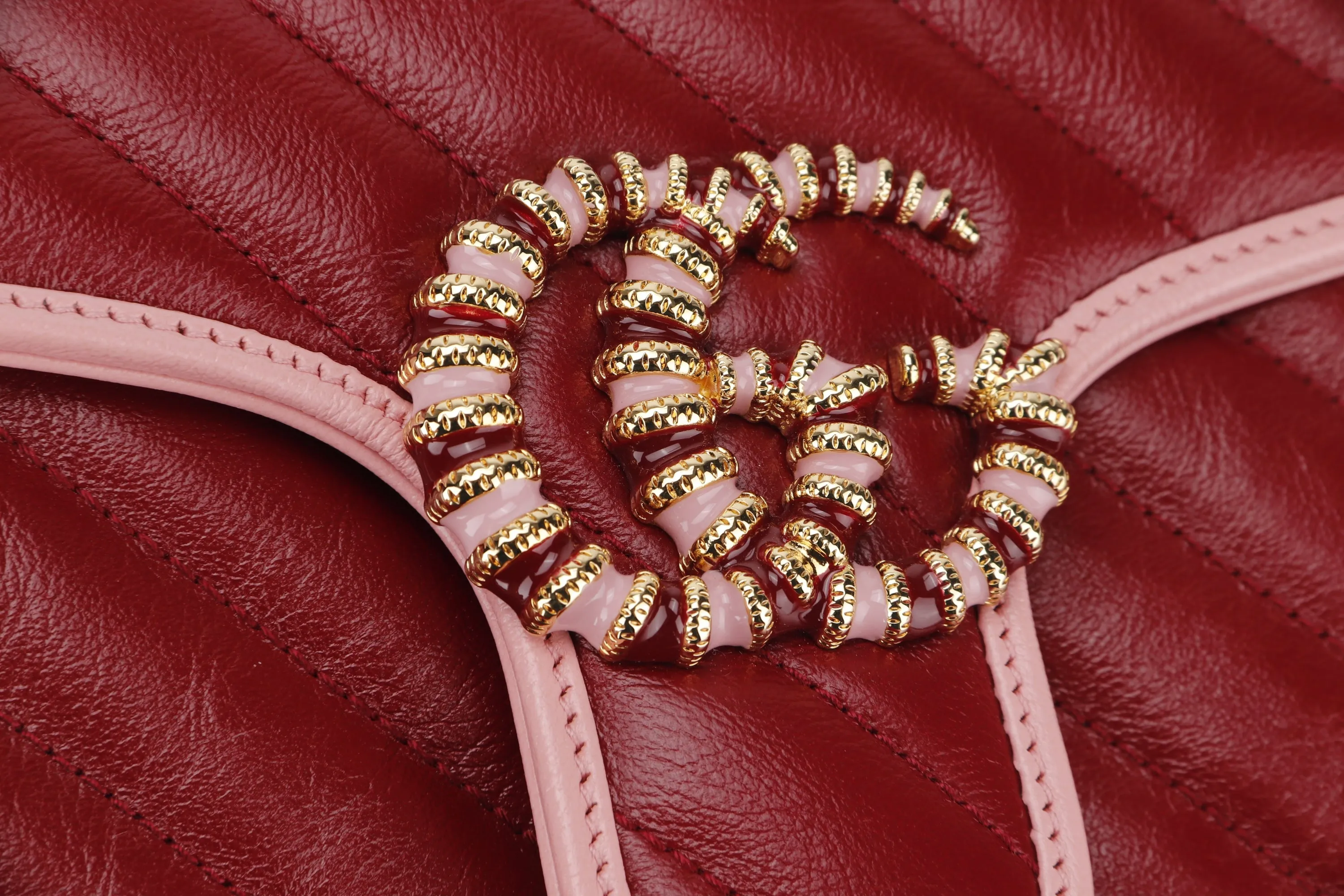 GUCCI 443497 525040 MAROON MARMONT PINK TRIM GOLD HARDWARE, WITH DUST COVER