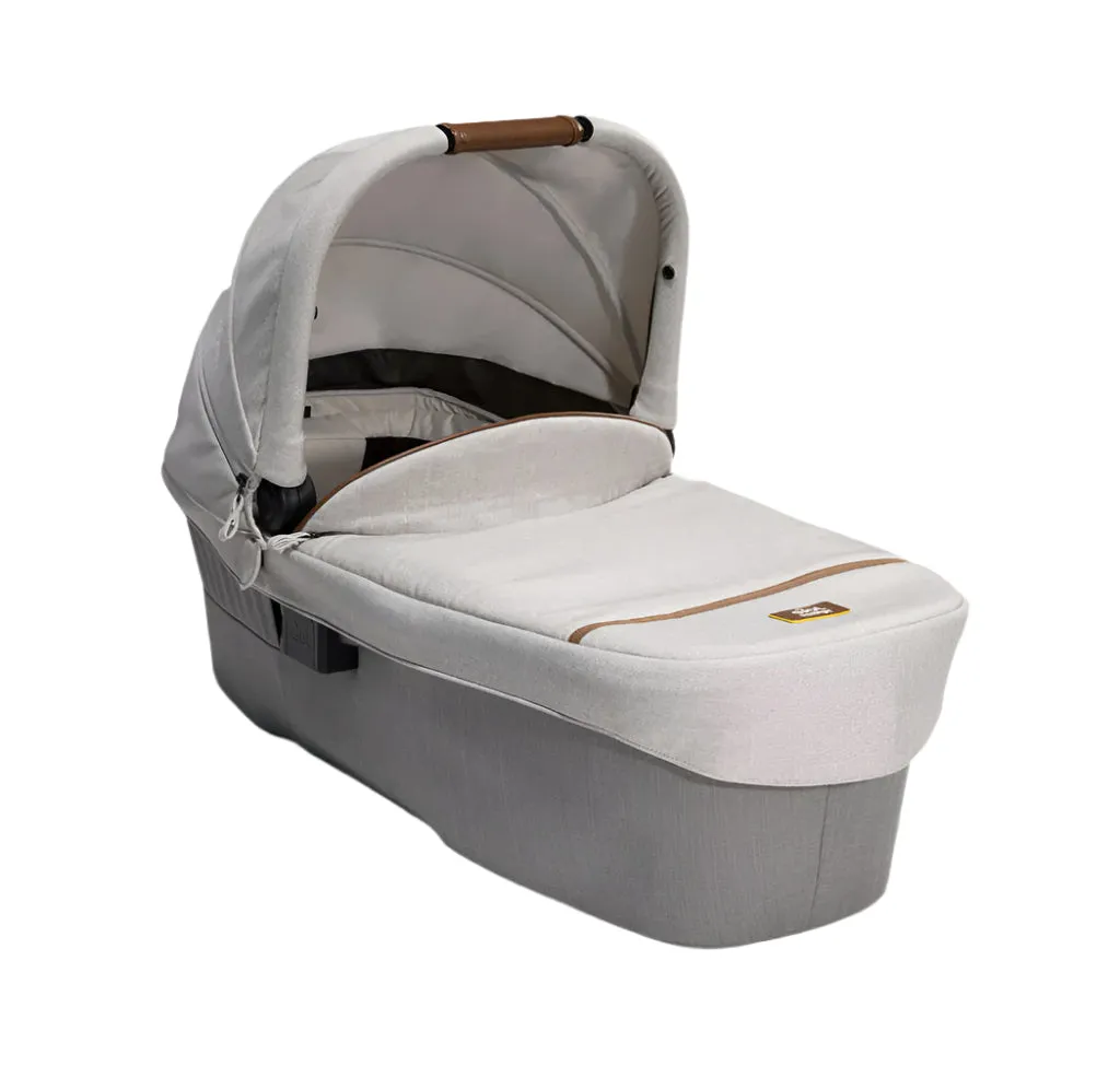 Joie Ramble XL Carrycot -Oyster inc raincover (New improved apron design with wind shield)