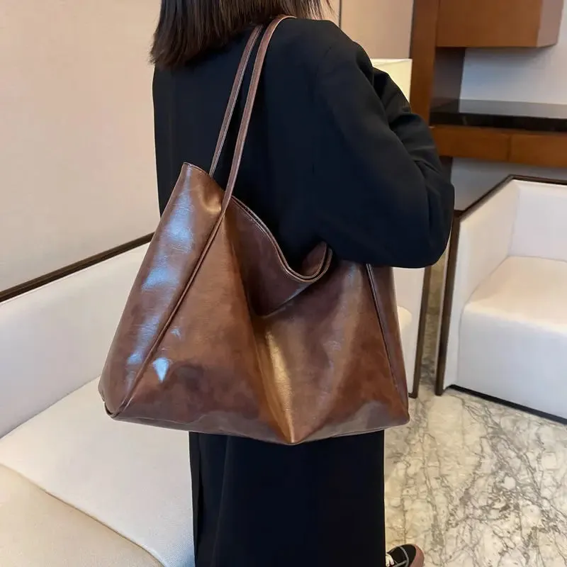 Ladies Fashion Large Capacity Shoulder Bag