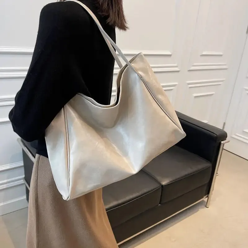 Ladies Fashion Large Capacity Shoulder Bag