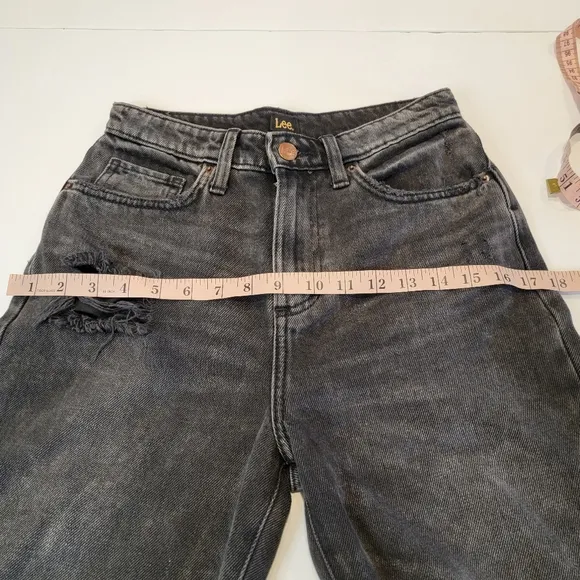 Lee Modern Vintage High-Rise Crop Wide Leg Distressed Jean Size 26 Medium