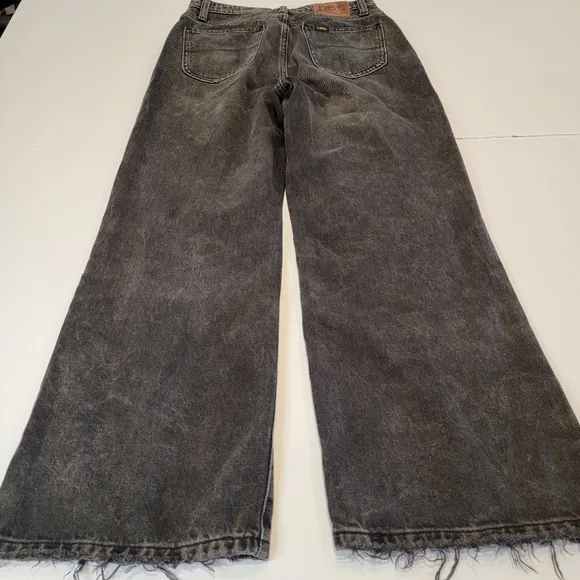 Lee Modern Vintage High-Rise Crop Wide Leg Distressed Jean Size 26 Medium
