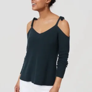 LOFT - Ribbed Cold Shoulder Sweater in Hunter Green
