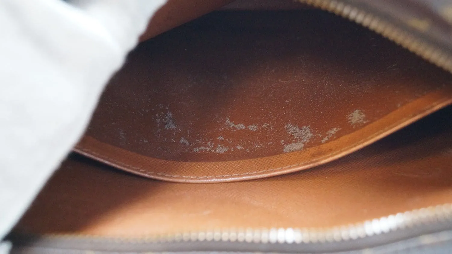 LOUIS VUITTON Monogram Canvas Compiegne 23 Cosmetic Pouch