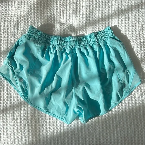 Lululemon Hotty Hot Low-Rise Lined Short 2.5&quot; Electric Turquoise