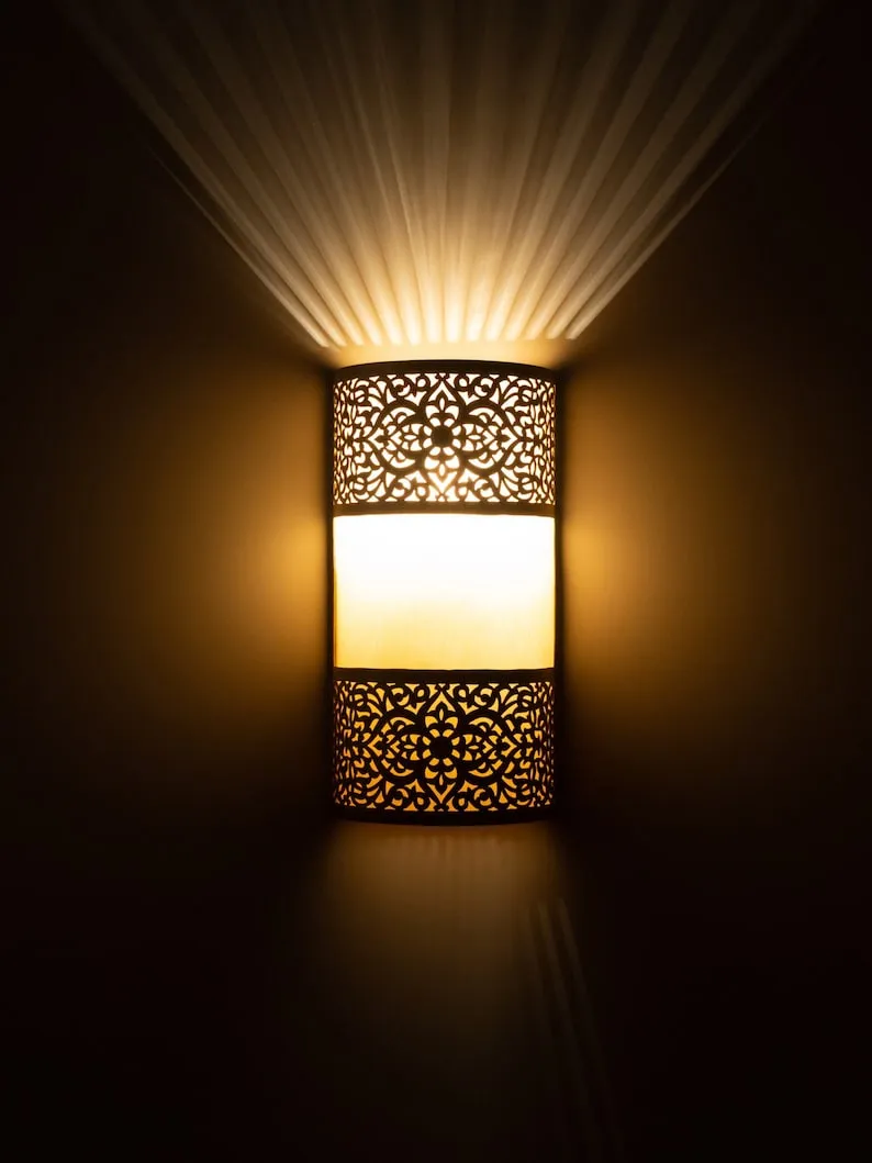 Luxurious Moroccan Wall Lamp - 100% Handmade Antique Brass Wall Sconce for Elegant Lighting