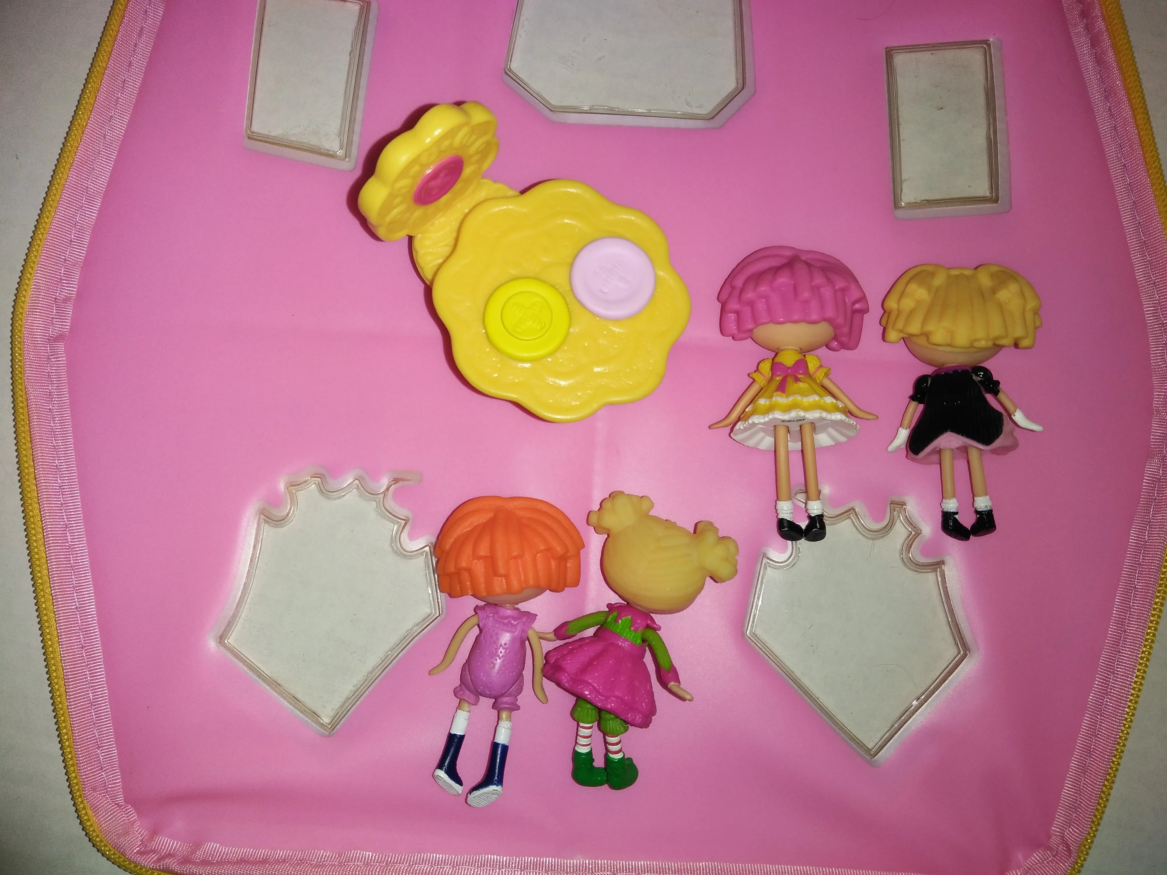 Mini Lalaloopsy Carry Case Playhouse with Extras
