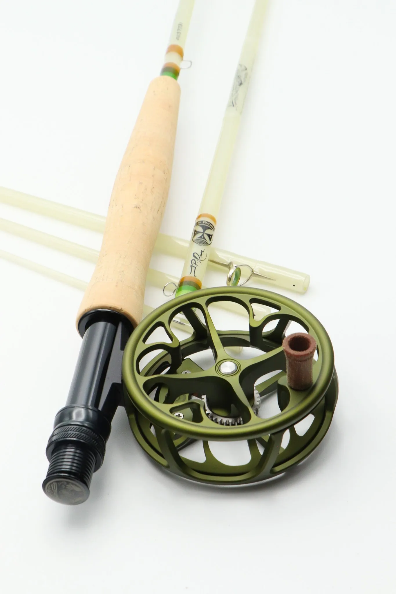 Muir 7 foot 3 weight 5 piece pack rod, EARTHTONE theme.