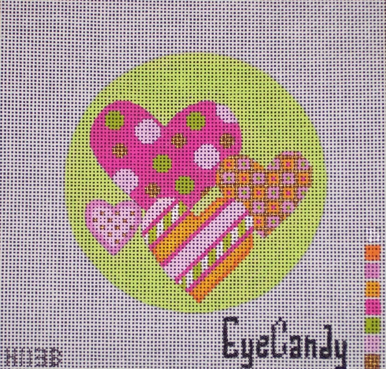Patterned Hearts Round H113B