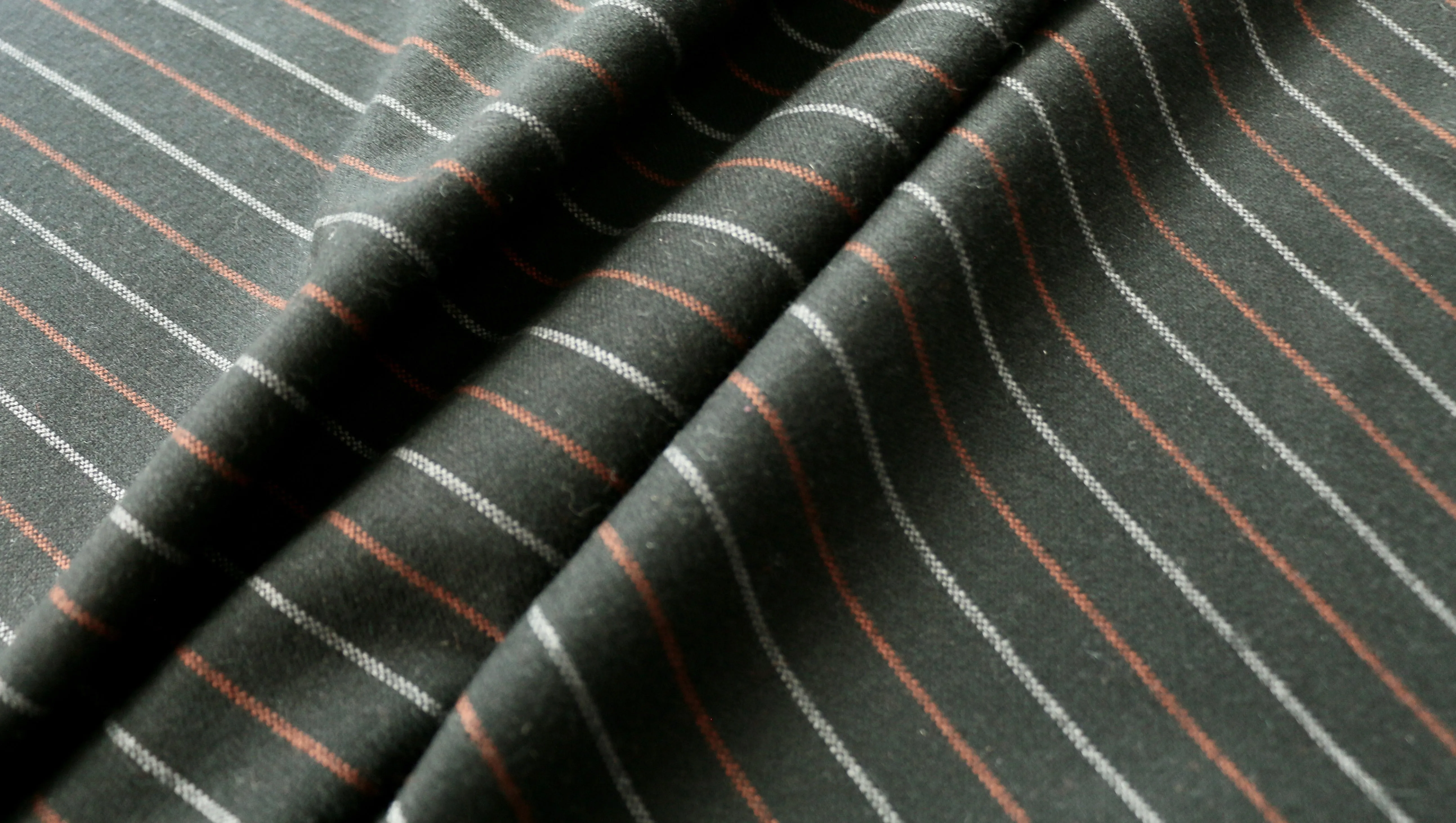REMNANT 0.55m x 1.50m - WOOL VOLTAIRE - Stripe design - Black, burned orange and grey - Wool  blend