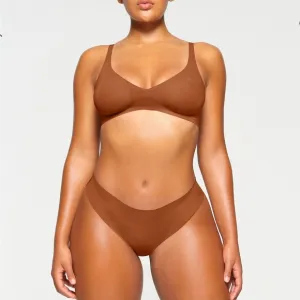 SKIMS Naked Plunge Seamless Wireless Bra