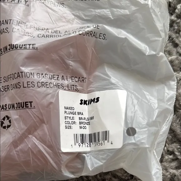 SKIMS Naked Plunge Seamless Wireless Bra