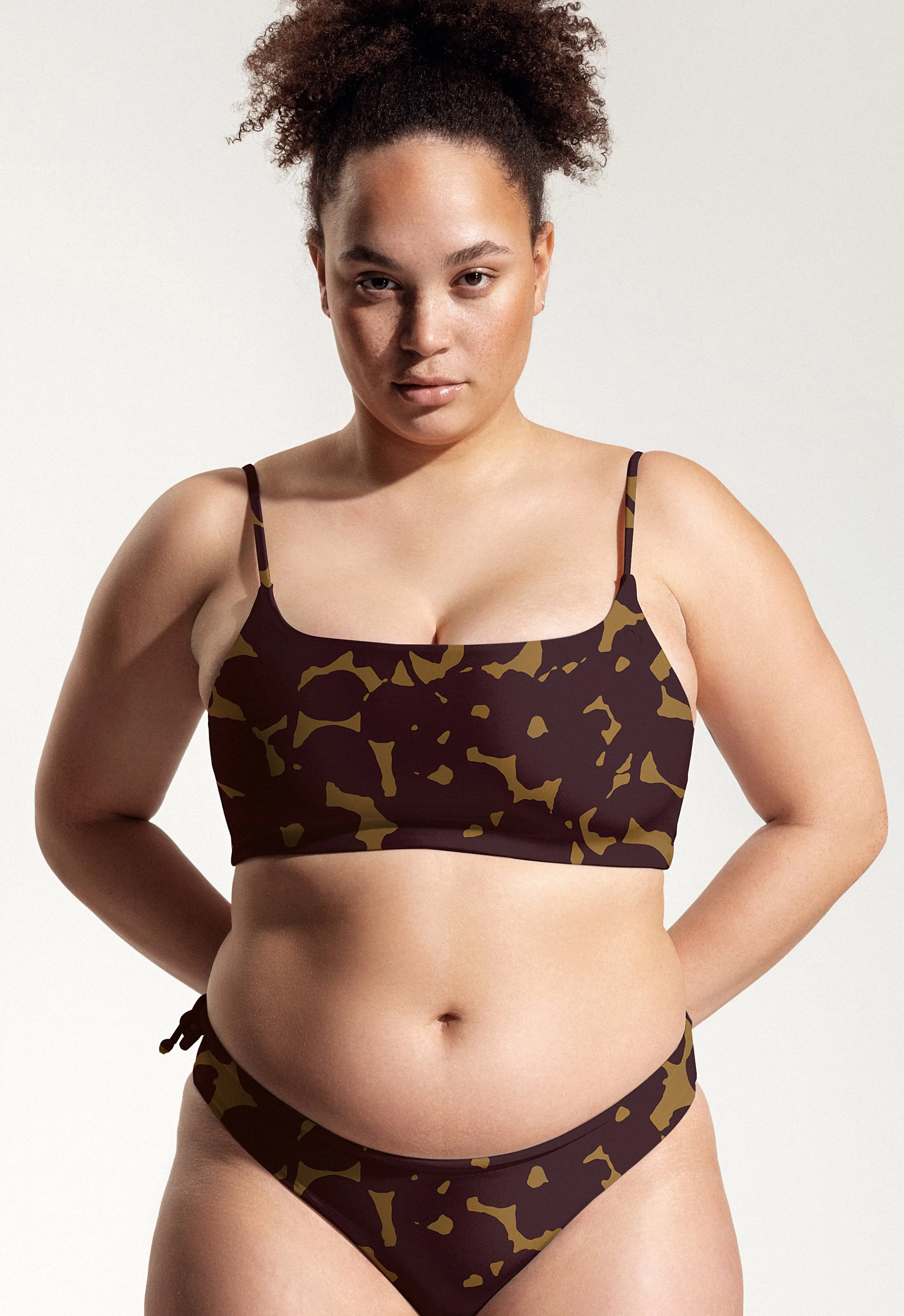 Surf Bikini Top "Buri" in hibiscus print