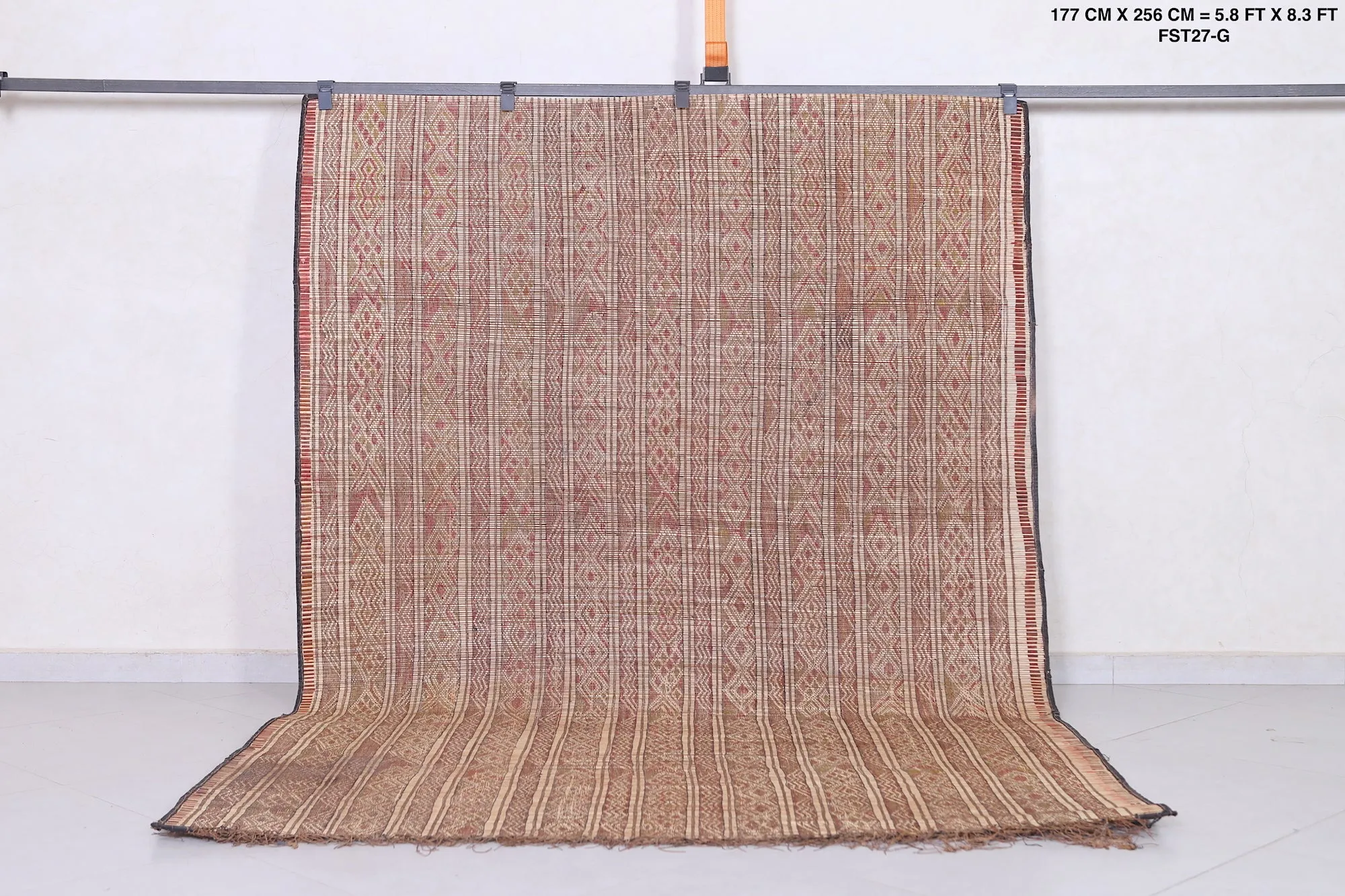 Tuareg rug 5.8 X 8.3 Feet