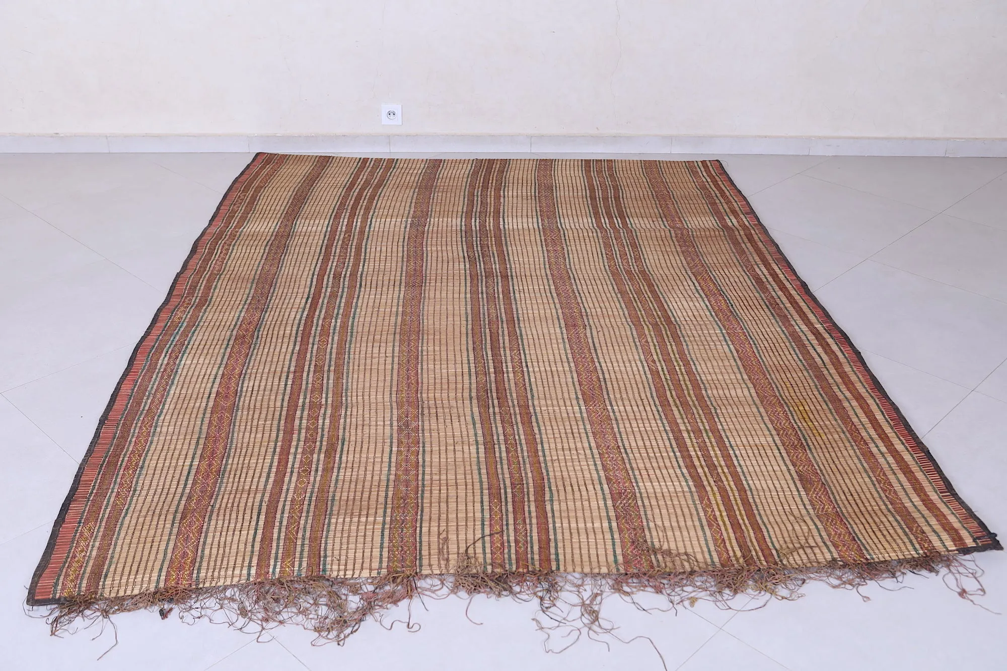 Tuareg rug 6.2 X 8.3 Feet