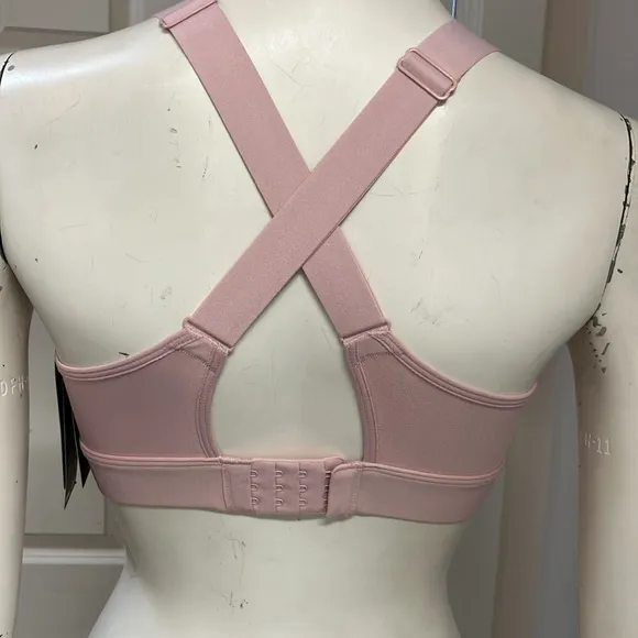Under Armour Athletic/Athleisure Sports Bra, NWT!