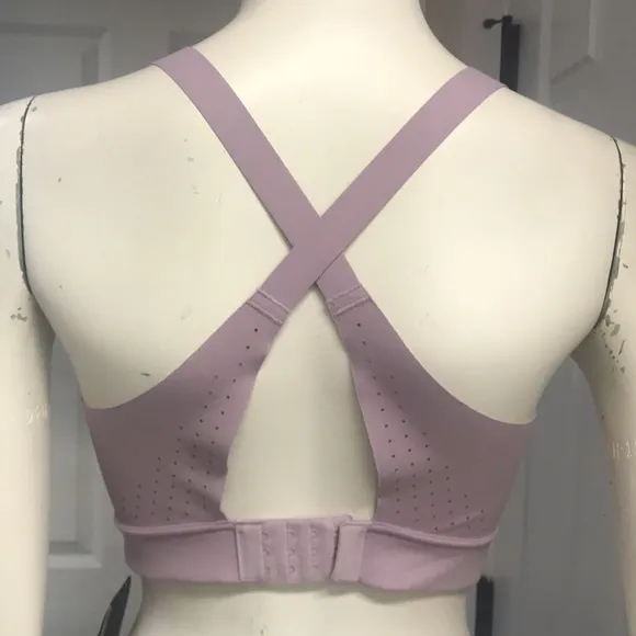Under Armour Athletic/Athleisure Sports Bra, NWT!