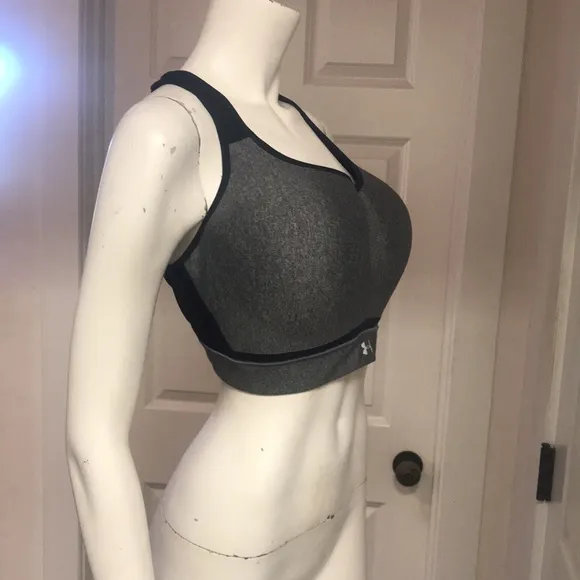 Under Armour Athletic/Athleisure Sports Bra, NWT!