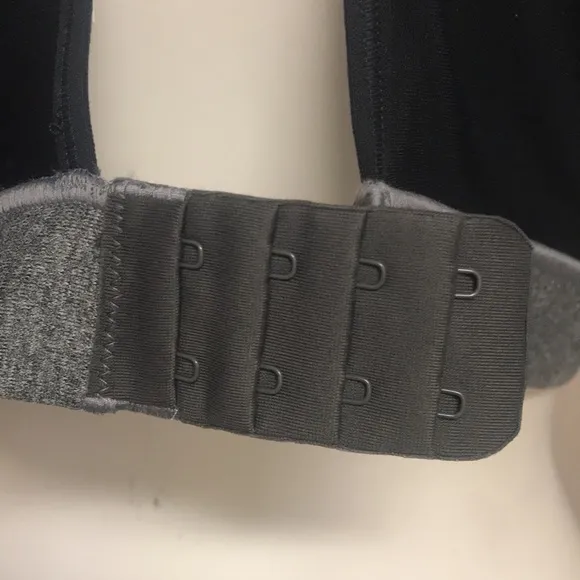 Under Armour Athletic/Athleisure Sports Bra, NWT!