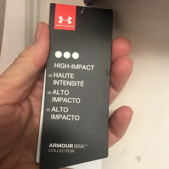 Under Armour Athletic/Athleisure Sports Bra, NWT!
