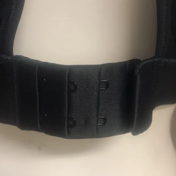 Under Armour Athletic/Athleisure Sports Bra, NWT!