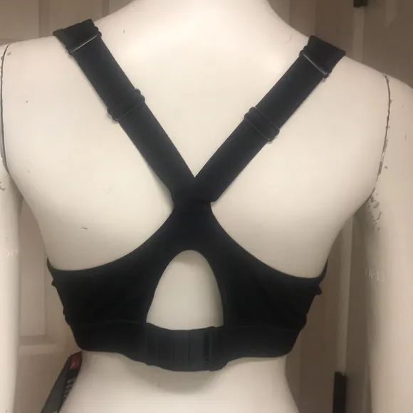 Under Armour Athletic/Athleisure Sports Bra, NWT!