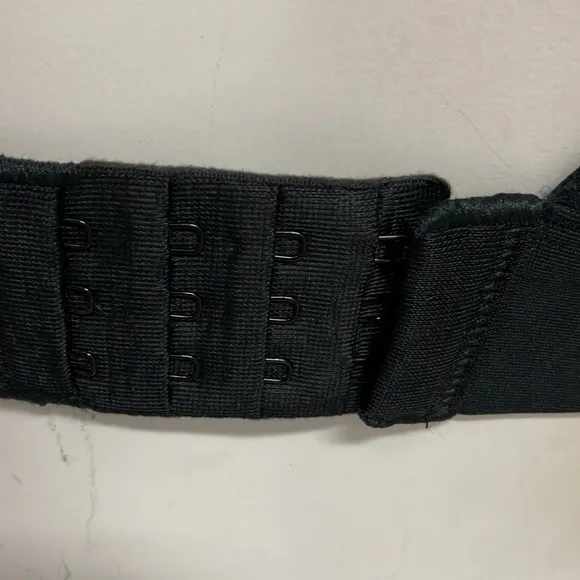 Under Armour Athletic/Athleisure Sports Bra, NWT!