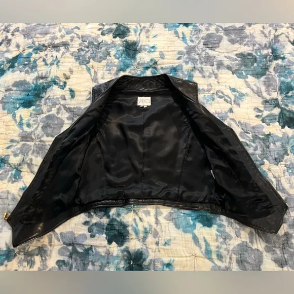 Vakko Black Leather Vest Size Medium