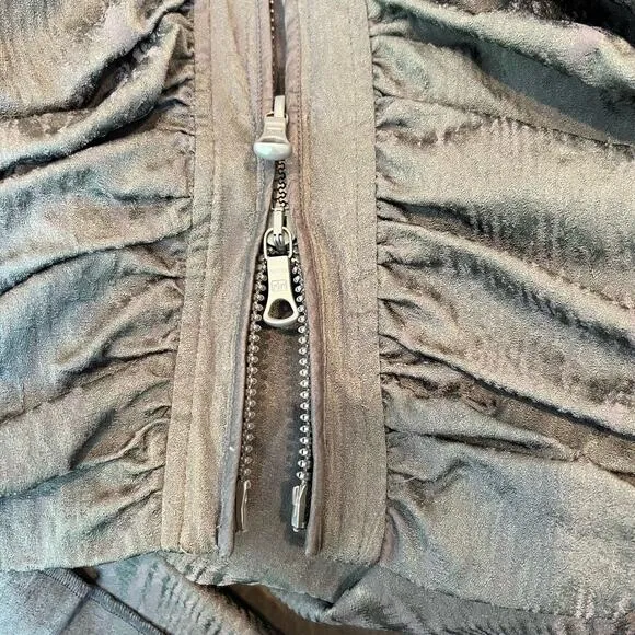 Vera Wang Vintage Gray / Silver Rouched Zipper Asymmetrical Skirt 6
