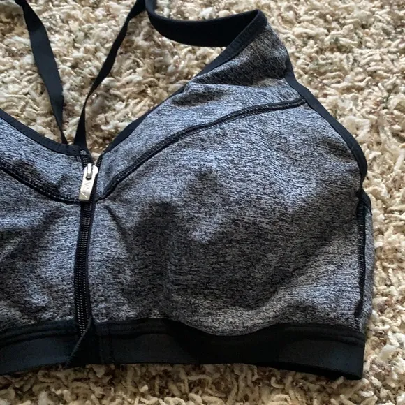 Victorias Secret Sport Knockout Front Zip Sports Bra